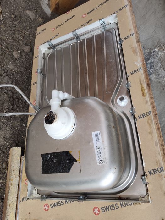 zlew jednokomorowy z baterią i obudową (albo bez)