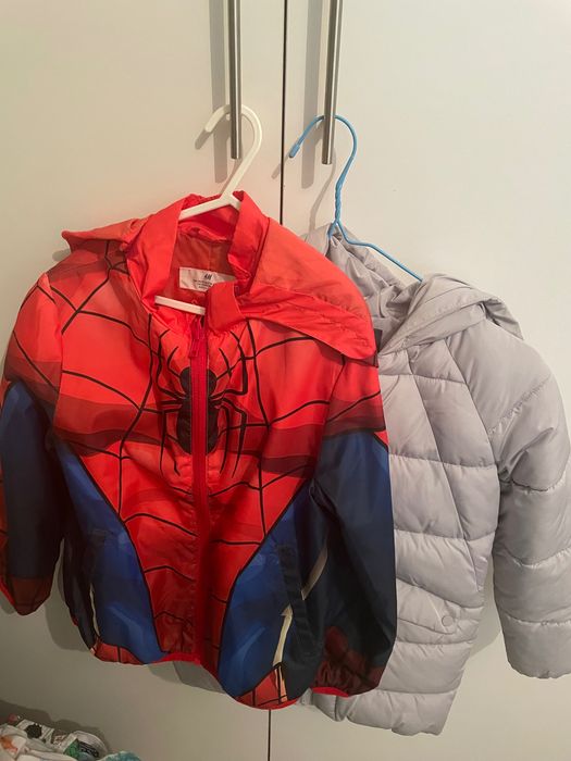 Roupa e calçado de menino