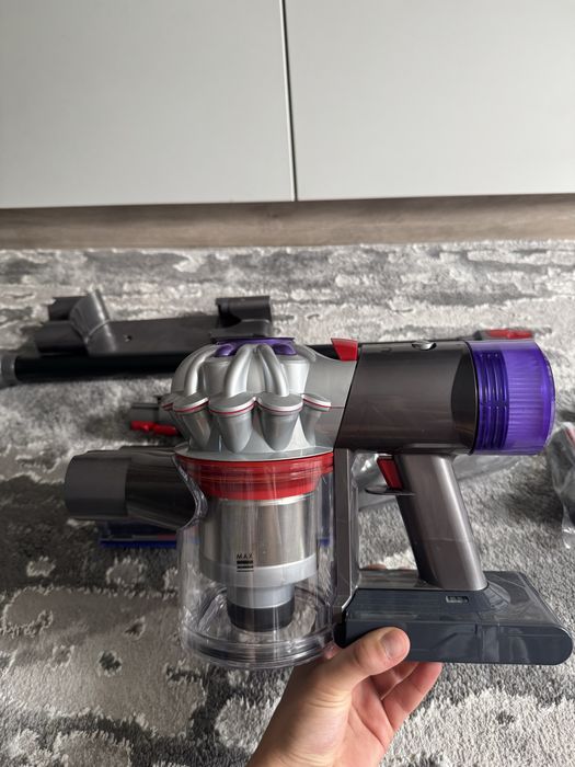 Пилосос Dyson V8