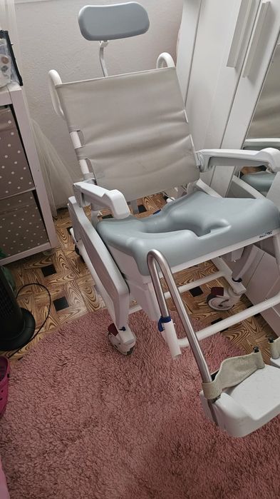Cadeira de banho Invacare Aquatec Ocean Ergo VIP,, usada 1 ano.