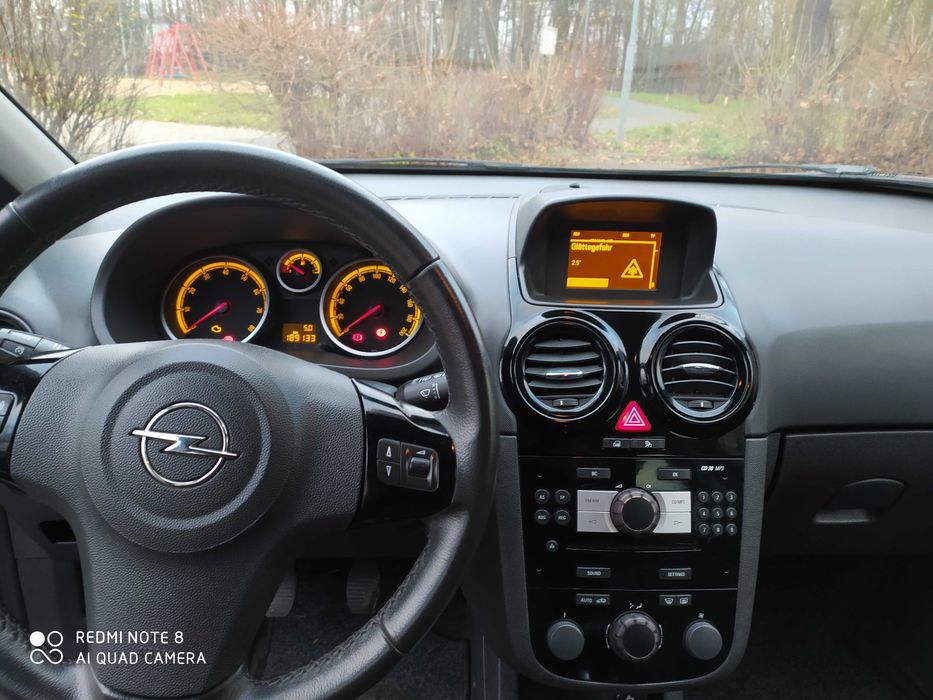 sprzedam opla corsę 1.4 benzyna