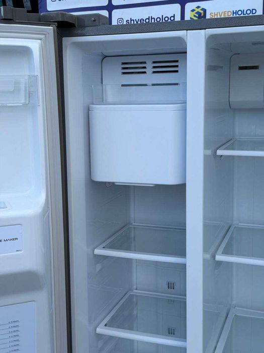 холодильник б/в Side by Side на двоє дверей Electrolux 180/90/70 Металік No Frost #06804