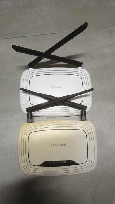 Dwa routery tplink