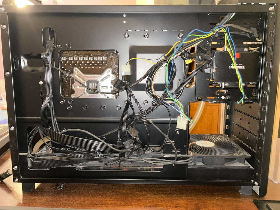 Komputer chłodzony płynem