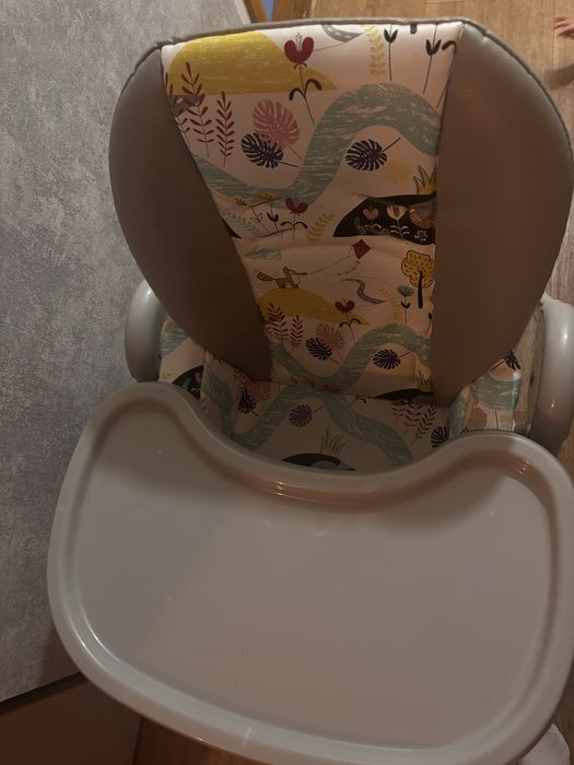 Стільчик для годування