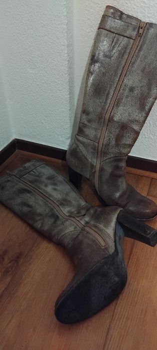 Botas 35 em pele super elegantes!