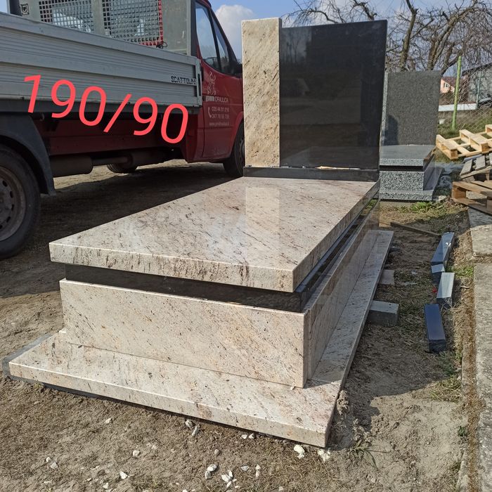 Nagrobki granitowe