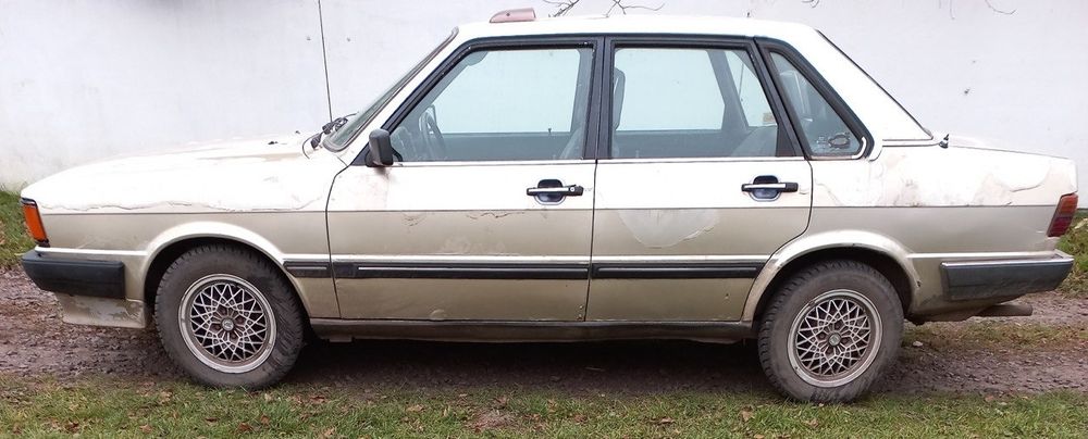 Автомобіль Audi 80
