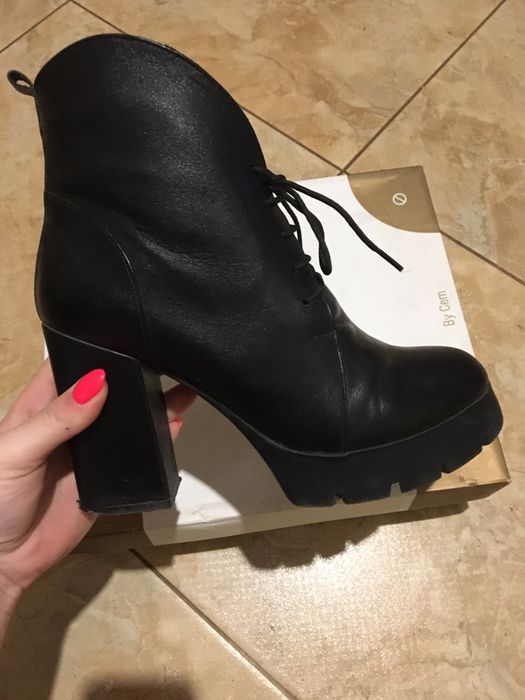 Продам демисезонные ботинки