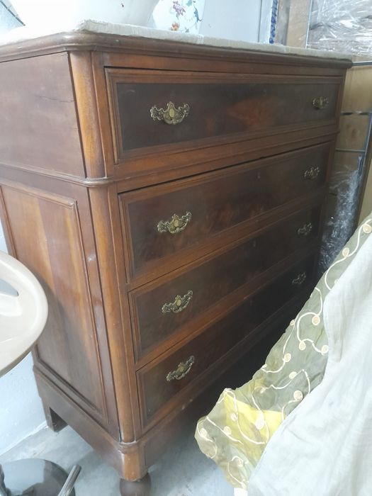 Cómoda antiga Tampo em pedra