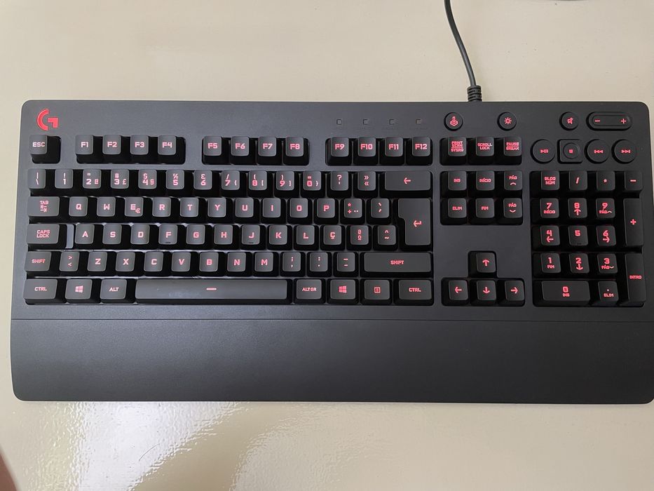 Teclado Gaming Logitech G213 Prodigy (Novo)