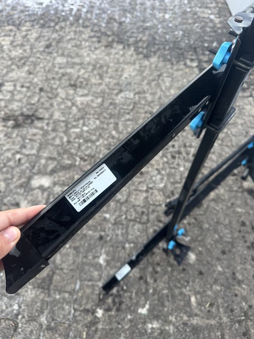 Barras de tejadilho + 2 suportes de bicicleta