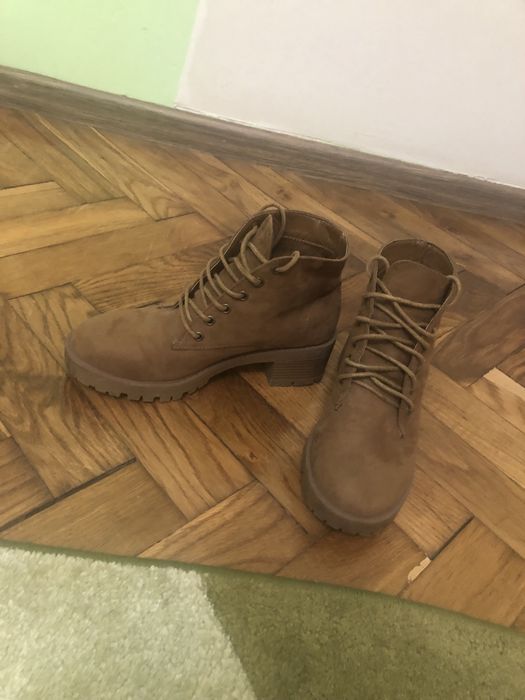 Продам черевики осінні 38,5