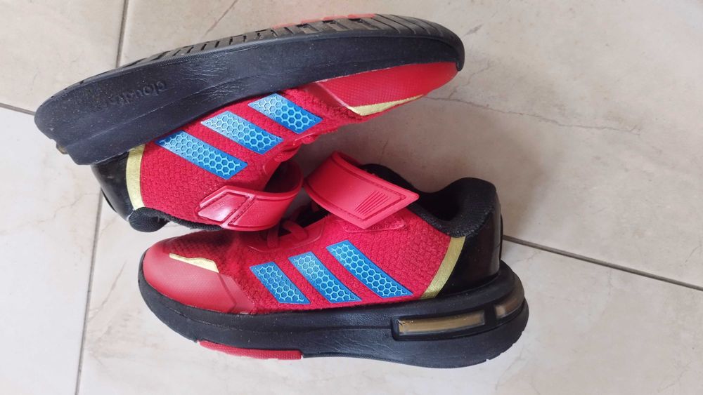 Buty Adidas Marvel Iron Man rozmiar 33 model IG3559