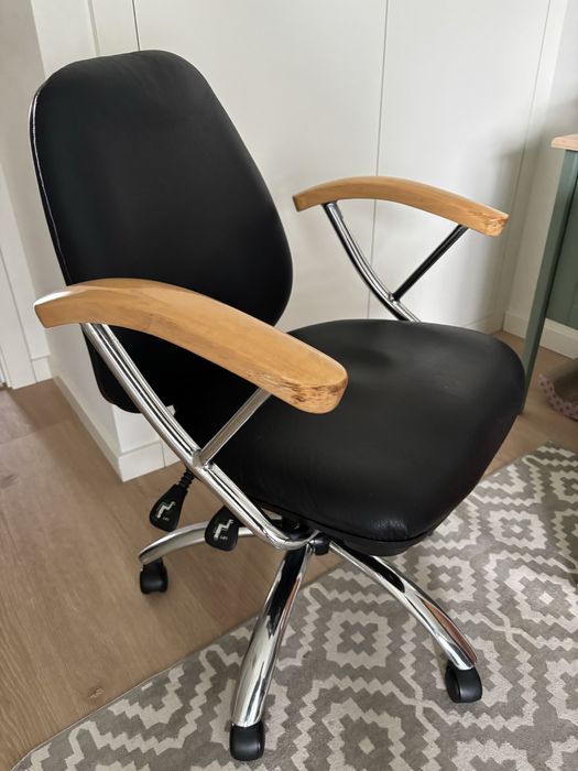 Cadeira giratória de secretária