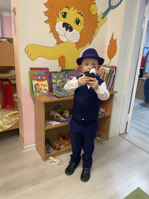 Стиліст джентельмен  метелик капелюх костюм  театральний сорочка