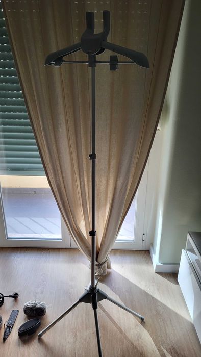 Ferro vertical a vapor Rowenta + Cabide