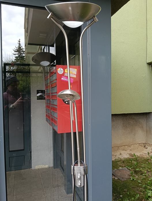 Lampa stojąca metalowa