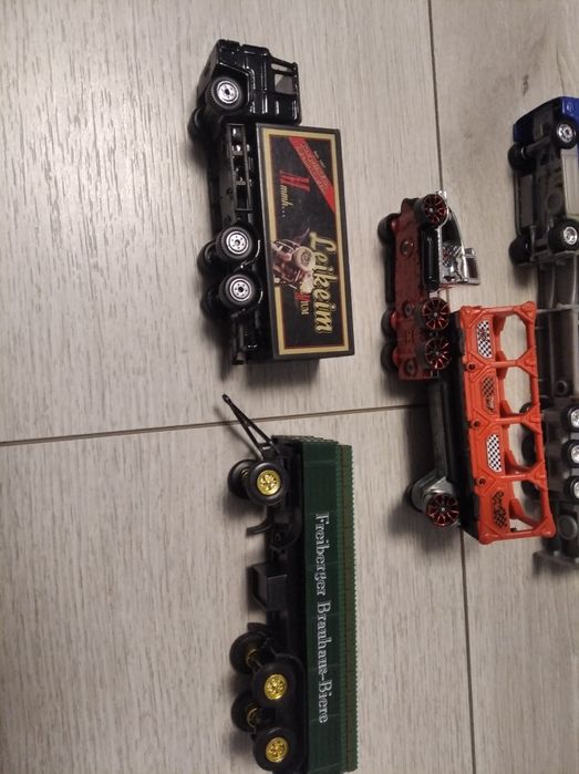 Машинки. Вантажівки Німеччина. Hot Wheels