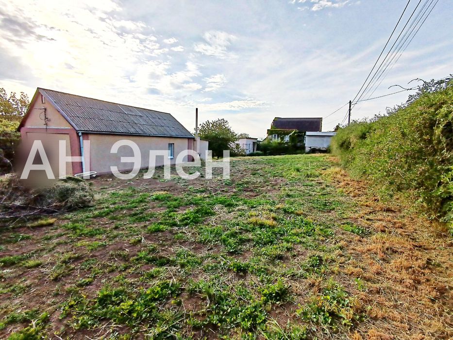 Домик у моря с большим участком