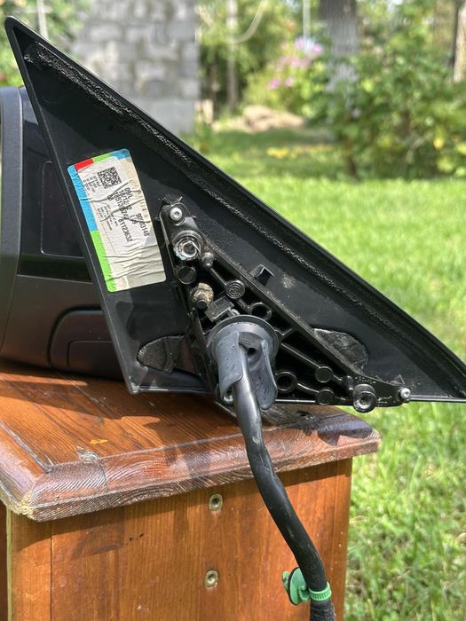 Зеркало заднього виду на Audi Q8