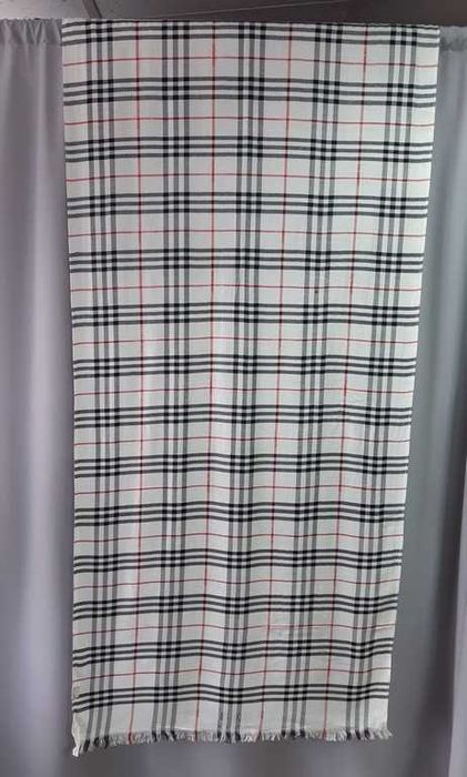 Burberry оригинальный шелковый шарф