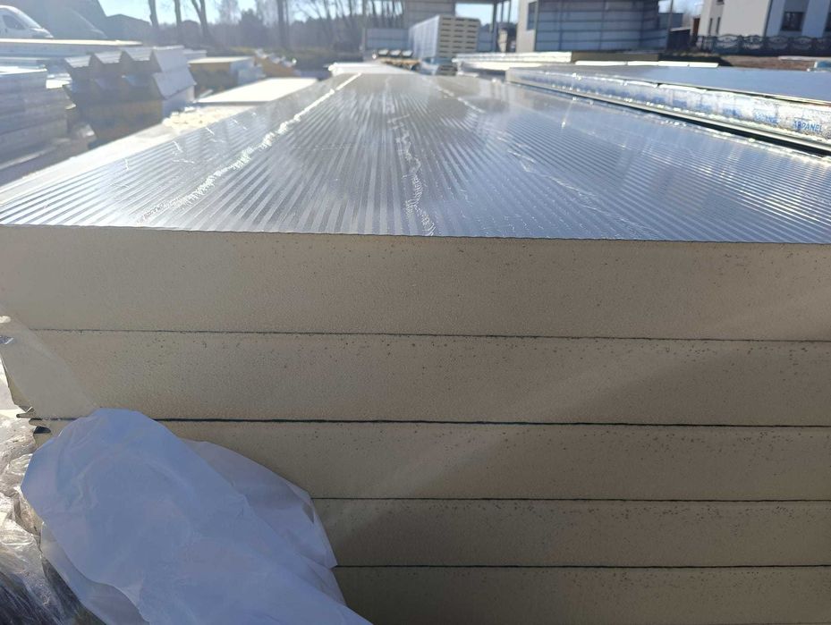 Płyty warstwowe ścienne oraz dachowe