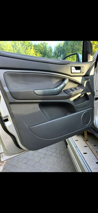 Ford kuga mk1 fotele kanapa tapicerka titanium