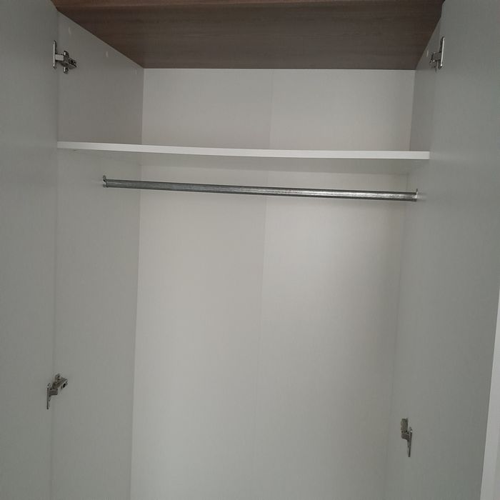 Sprzedam szafę kolor biały