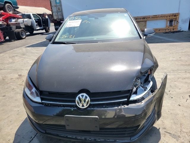 Капот  Golf 7 до рест