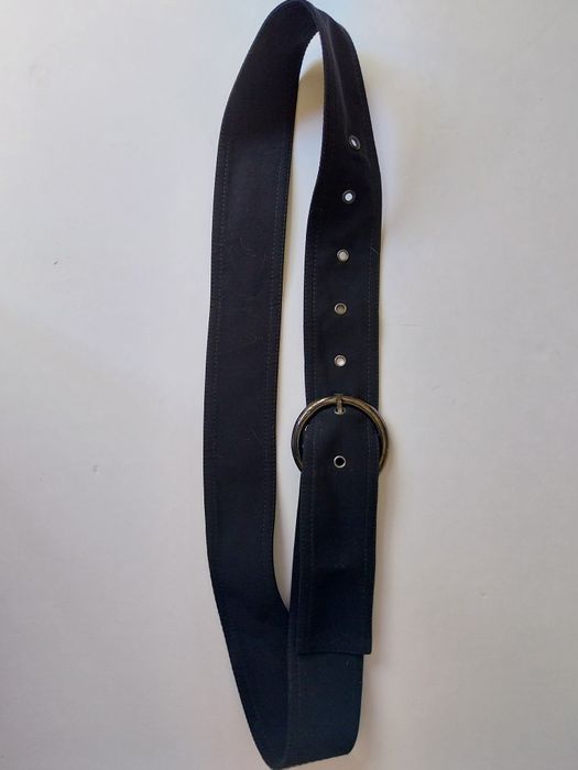 Cinto preto ajustável, em tecido, para calças ou vestidos