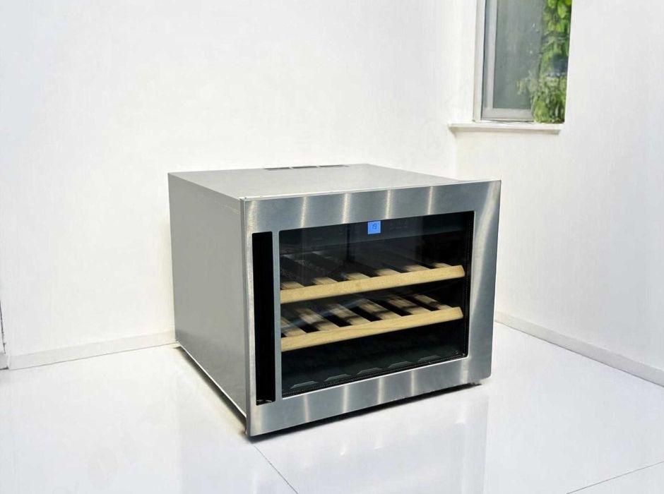 Винный холодильник LIEBHERR WKEes 553 для вина 45см