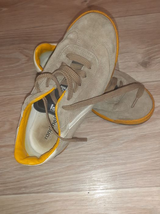 Замшеві кросівки 31 розміру.