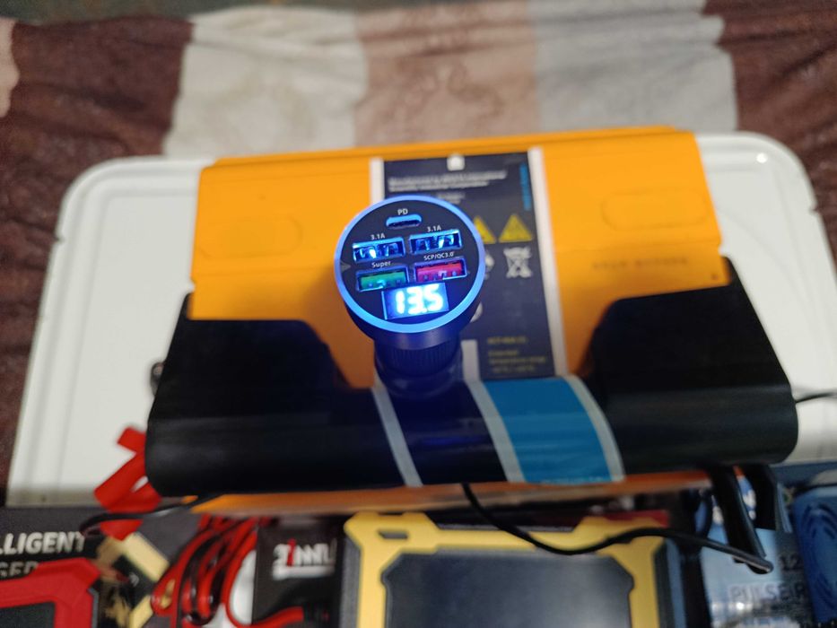 авто зарядка в прикуриватель с авто розеткой