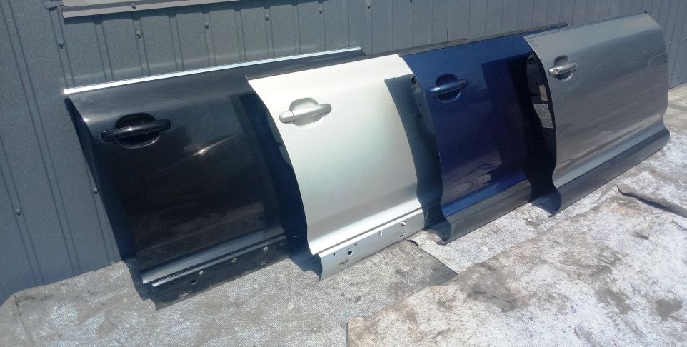 Дверь передняя правая Volkswagen Touareg двери двері передні праві