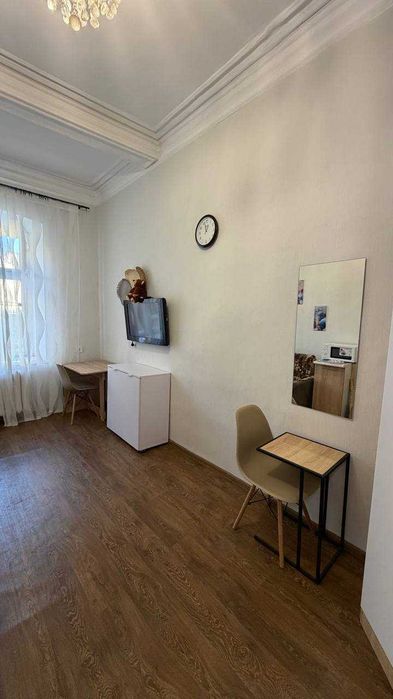 Продам комнату в коммуне в центре