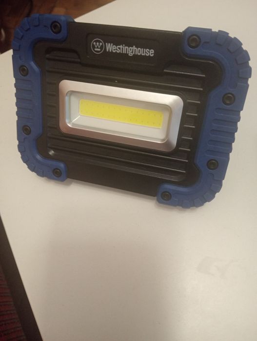 Багатофункціональний ліхтар