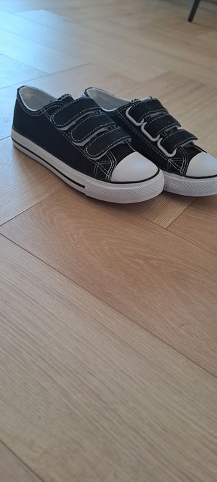 Trampki  rzepy 36