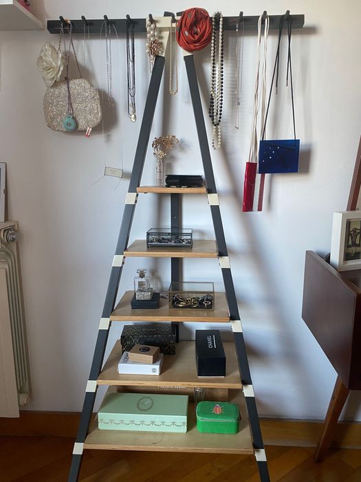 Bengaleiro com prateleiras