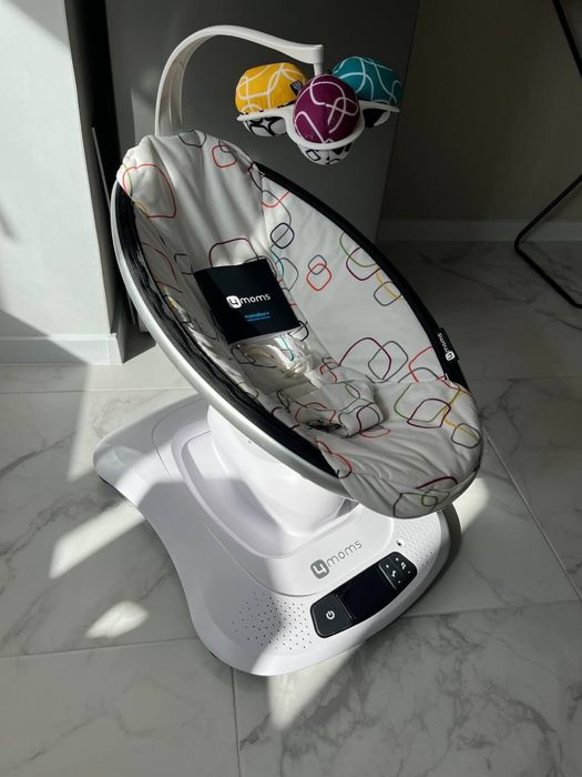 Заколисуючий центр 4moms mamaRoo 4.0