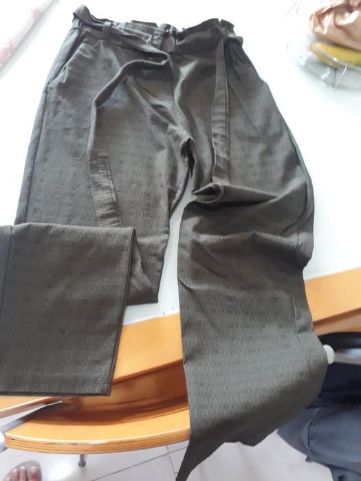 Vendo calças verdes de elastano L