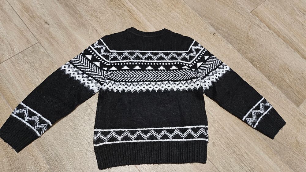 Sweter zimowy 134-140 cm