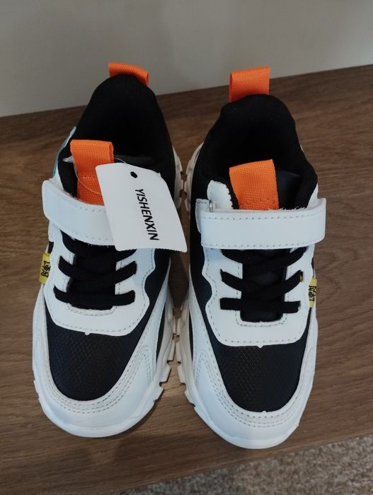 Buty chłopięce rozmiar 28