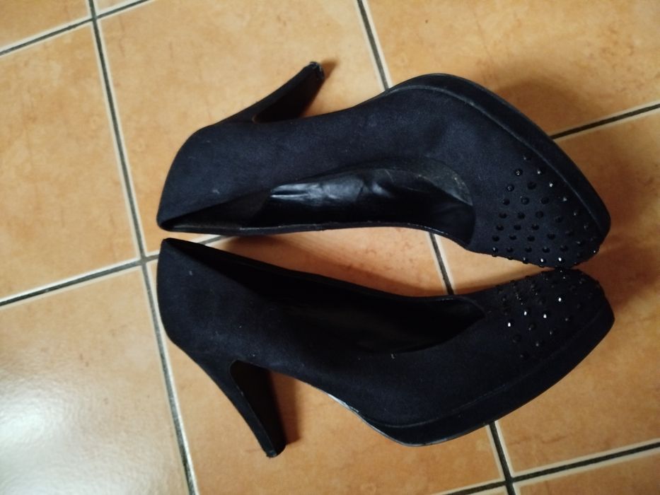 Buty zamszowe damskie na obcasie Graceland rozmiar 39 stan bardzo dobr