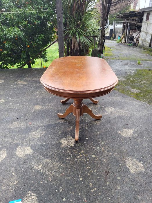 mesa de madeira antiga