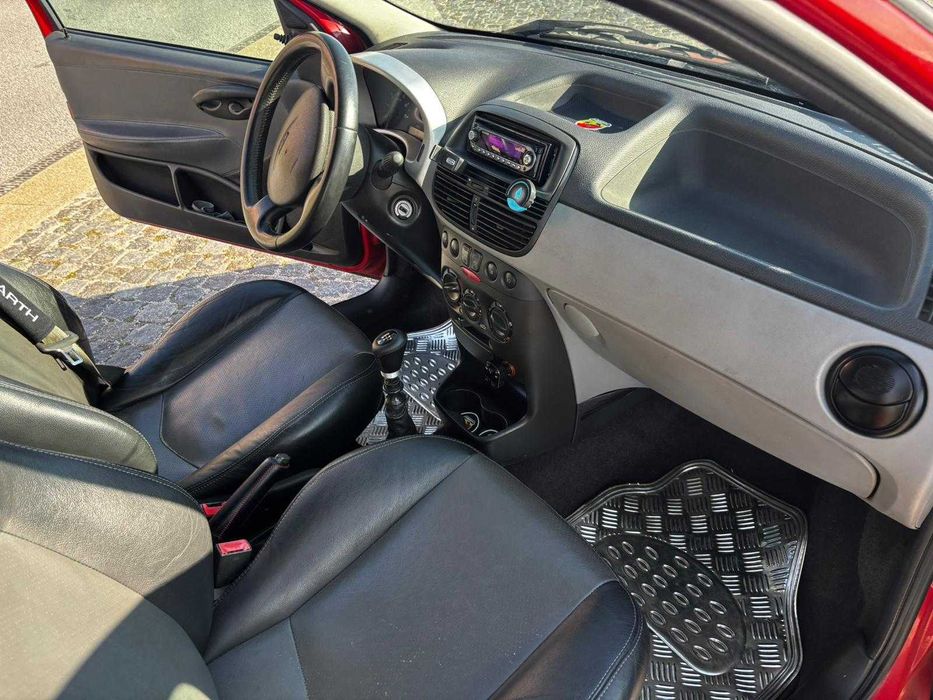 Fiat Punto 1.2 16V – Kit Abarth – Bom Estado!