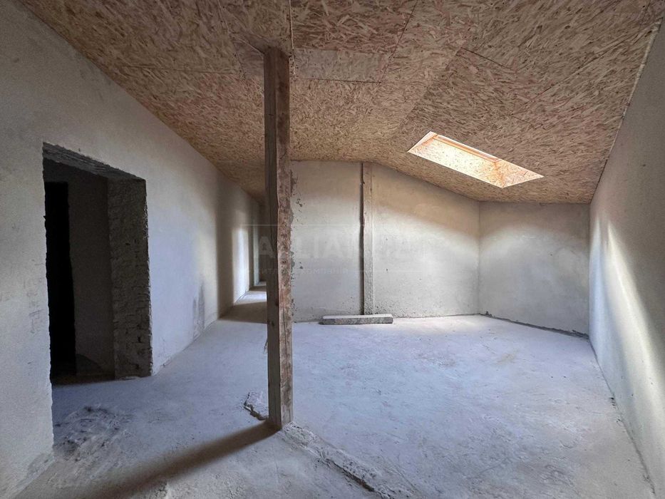 229$\м2, Унікальна квартира з видом на річку в зданому будинку !