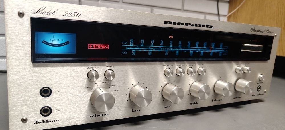 Amplituner MARANTZ 2230. Vintage