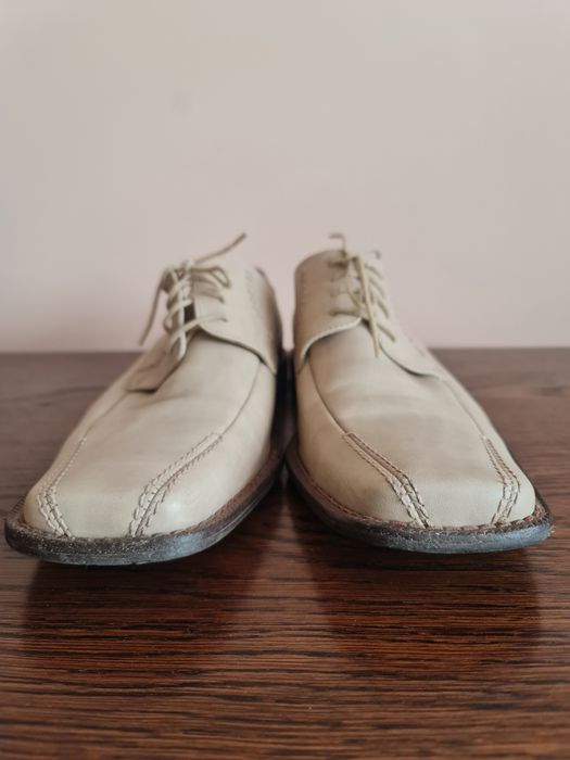 Buty skórzane wizytowe okazjonalne wiązane beżowe kremowe