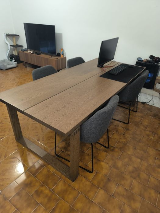 Mesa com 4 cadeiras